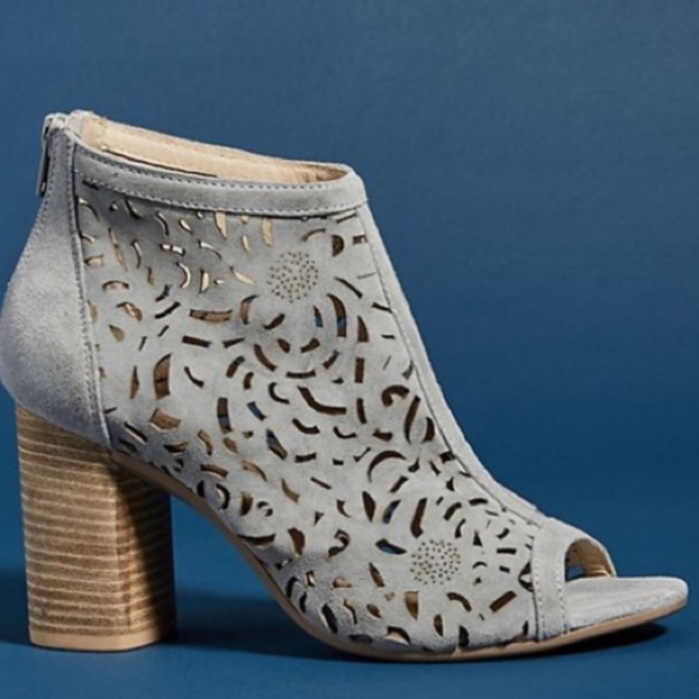 Anthropologie Morena Gabrielli Floral Lazercut Leather Booties SZ 40 Luxury